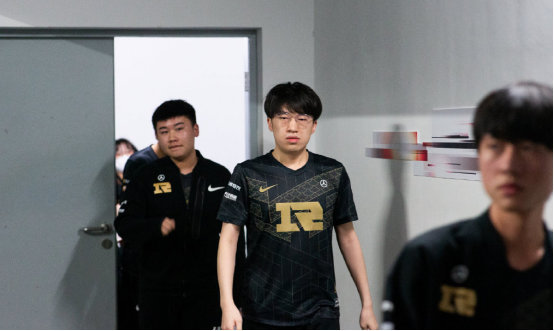 通过一己之 通过一己之